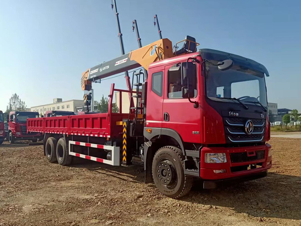 東風(fēng)華神T5后雙橋駿通12噸四節(jié)臂吊機(jī)隨車(chē)吊