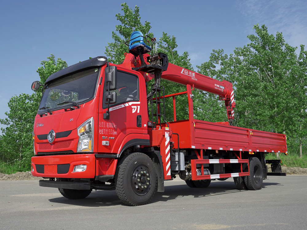國六東風(fēng)暢行D1長威8噸四節(jié)直臂吊機隨車吊