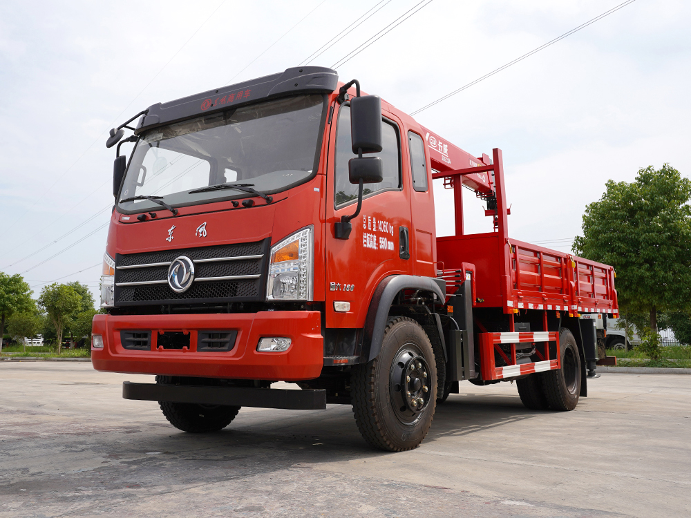 國六東風單橋長威6.3噸四節(jié)直臂吊機隨車吊