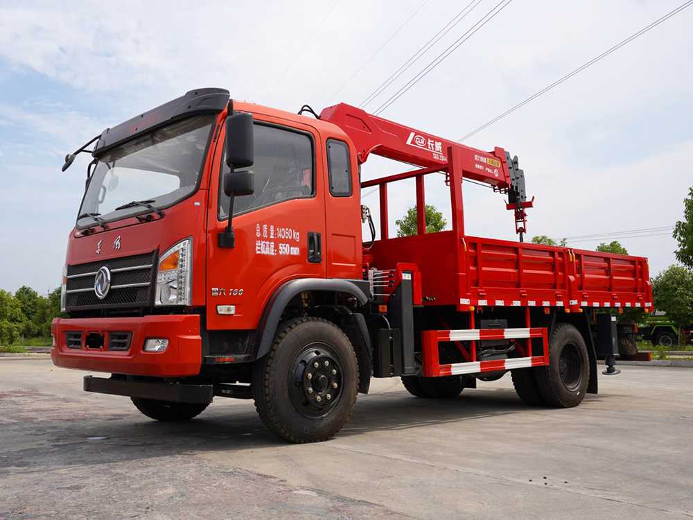 國六東風單橋長威6.3噸四節(jié)直臂吊機隨車吊